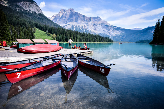 Обои картинки фото корабли, лодки,  шлюпки, горы, озеро