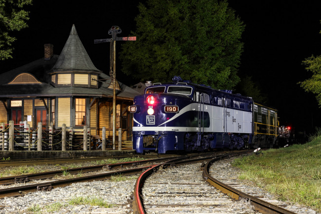 Обои картинки фото техника, поезда, дорога, железная, рельсы, состав, локомотив