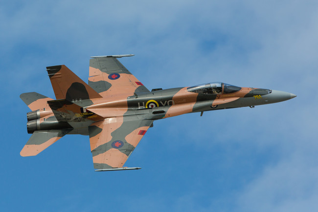 Обои картинки фото rcaf cf-18 demo jet, авиация, боевые самолёты, истребитель