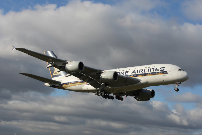 Обои картинки фото a380-841 airbus, авиация, пассажирские самолёты, авиалайнер, взлет