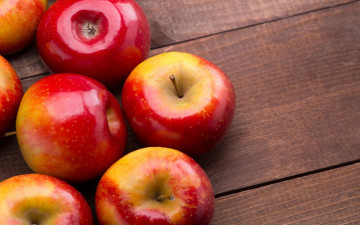 Картинка еда Яблоки краснобокие
