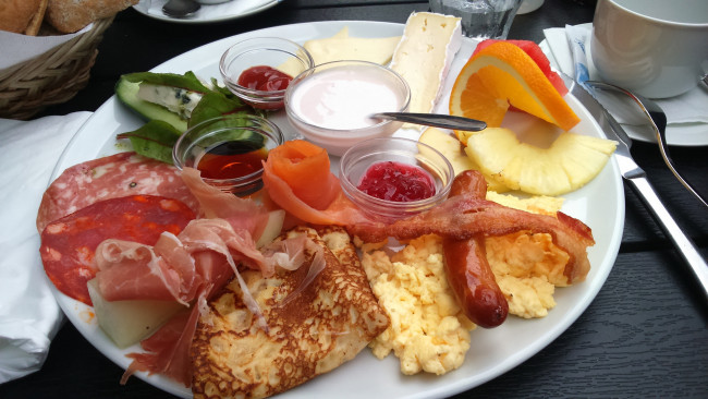 Обои картинки фото еда, разное, блины, мясо