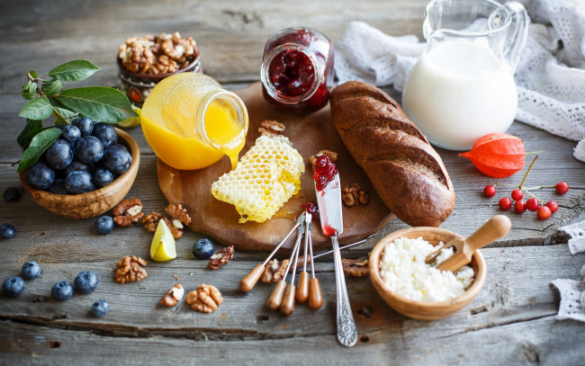 Обои картинки фото еда, разное, мед, соты, варенье, сливы, молоко, физалис, орехи