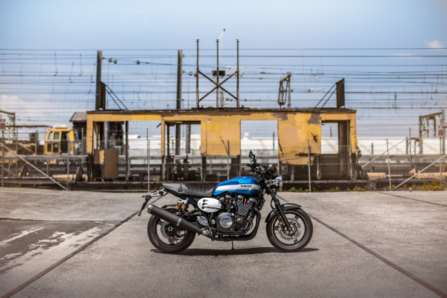Обои картинки фото мотоциклы, yamaha