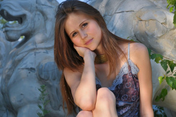 Картинка девушки -unsort+ брюнетки темноволосые стена шатенка