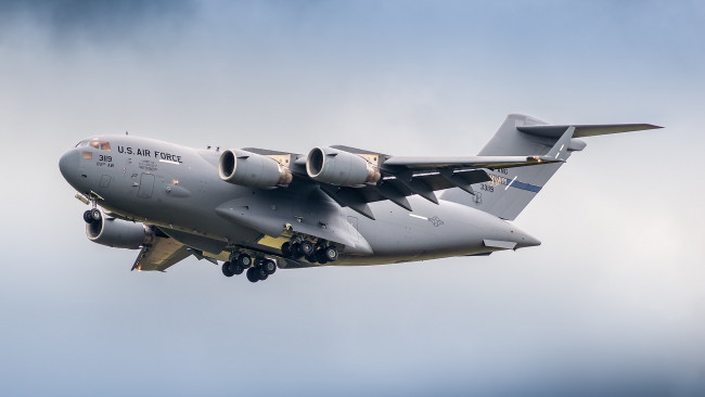 Обои картинки фото boeing-c17a globemaster iii, авиация, военно-транспортные самолёты, вта