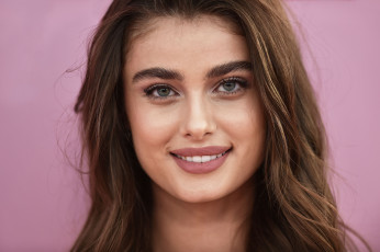 Картинка taylor+hill девушки taylor hill девушка модель шатенка красотка лицо портрет макияж причёска сексуальная взгляд