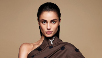 Картинка taylor+hill девушки taylor hill девушка модель шатенка красотка лицо портрет макияж причёска сексуальная взгляд
