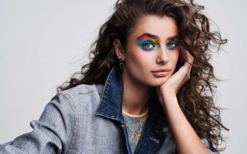 Картинка taylor+hill девушки taylor hill девушка модель шатенка красотка лицо портрет макияж причёска сексуальная взгляд
