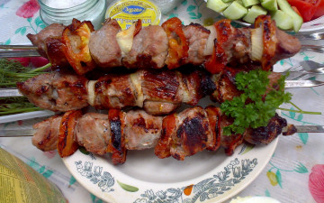 Картинка еда шашлык барбекю тарелка шашлыки зелень