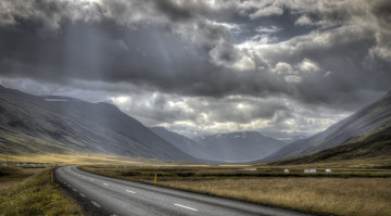 Картинка природа дороги лучи тучи небо дорога