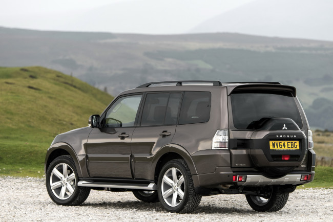 Обои картинки фото автомобили, mitsubishi, темный, shogun, 5-door, 2014г