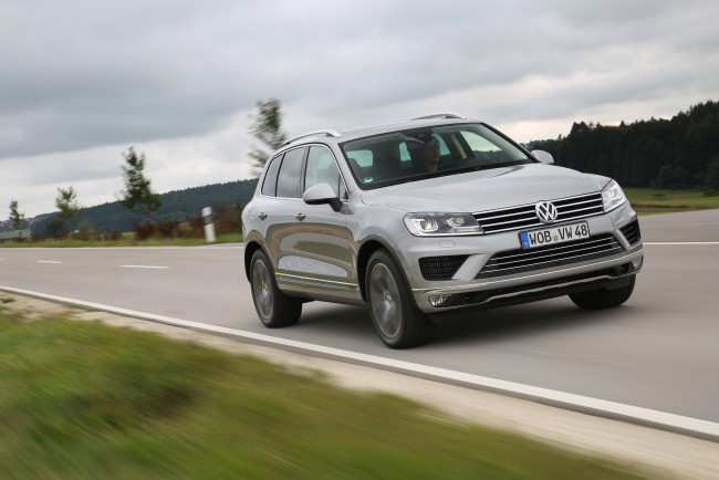 Обои картинки фото автомобили, volkswagen, tdi, v8, touareg, светлый, 2014г