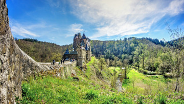 Картинка города -+дворцы +замки +крепости замок лес горы