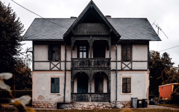 Картинка города -+здания +дома старый дом