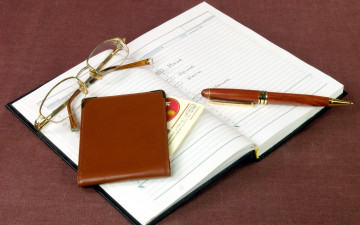 Картинка разное канцелярия +книги ручка ежедневник очки