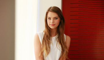 Картинка девушки -unsort+ рыжеволосые+и+другие indiana evans стена улыбка