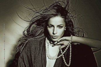 Картинка календари компьютерный+дизайн взгляд бусы 2019 calendar девушка украшение женщина