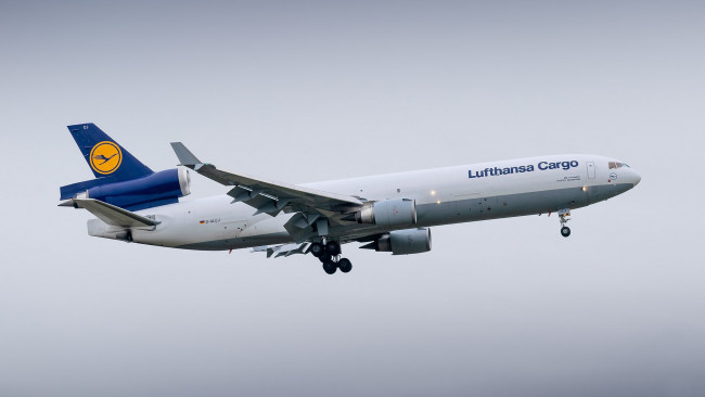 Обои картинки фото mcdonnell douglas md-11f, авиация, грузовые самолёты, авиалайнер