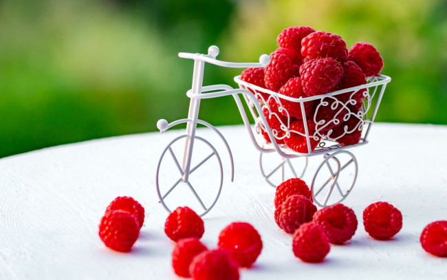 Обои картинки фото еда, малина, ягоды, спелая