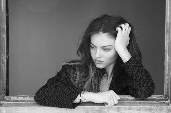 Картинка thylane+blondeau девушки thylane blondeau портрет лицо чёрно-белая брюнетка девушка модель актриса франция француженка красотка сексуальная поза взгляд макияж
