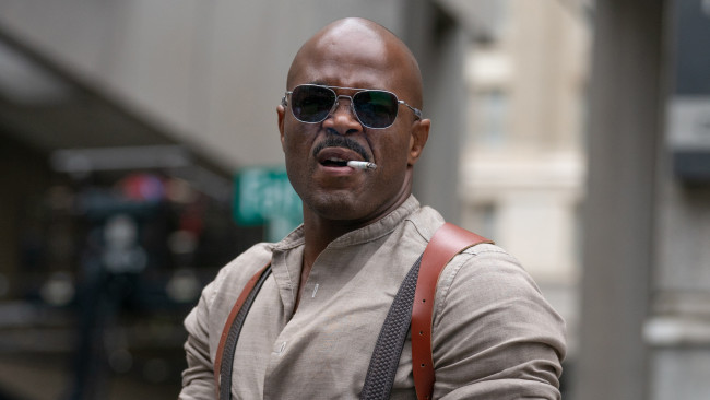 Обои картинки фото boss level  ,  2021 , кино фильмы, boss level, боевик, фантастика, триллер, день, курка, рашад, эванс, rashad, evans, german, twin