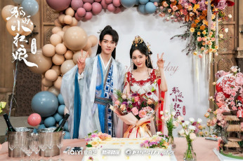 Картинка разное знаменитости актеры костюмы шарики цветы