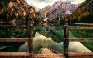 Картинка природа реки озера горы лес осень озеро сходни