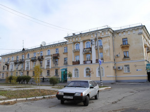 Картинка автор андрей хохол автомобили выставки уличные фото