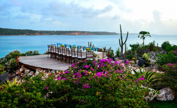 Картинка интерьер бассейны открытые площадки море бухта площадка стол убранство кустарник цветы