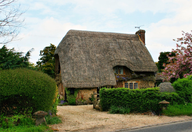 Обои картинки фото calne, wiltshire, великобритания, города, здания, дома, ландшафт, сад, дом