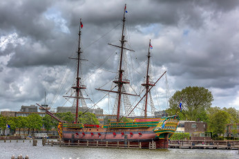 Картинка корабли парусники каравелла