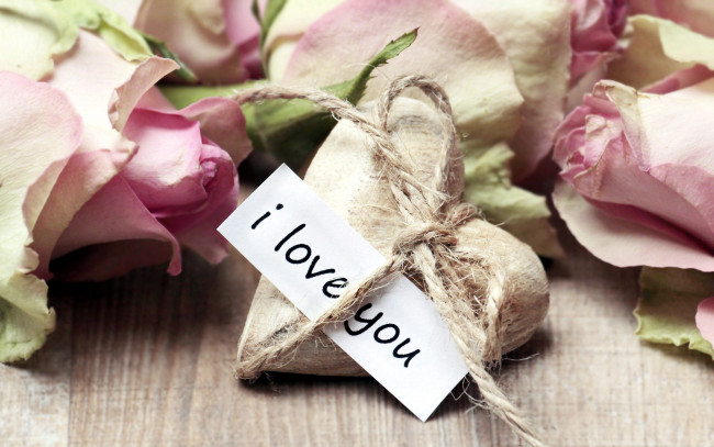 Обои картинки фото праздничные, день святого валентина,  сердечки,  любовь, лепестки, розы, признание, надпись, сердечко
