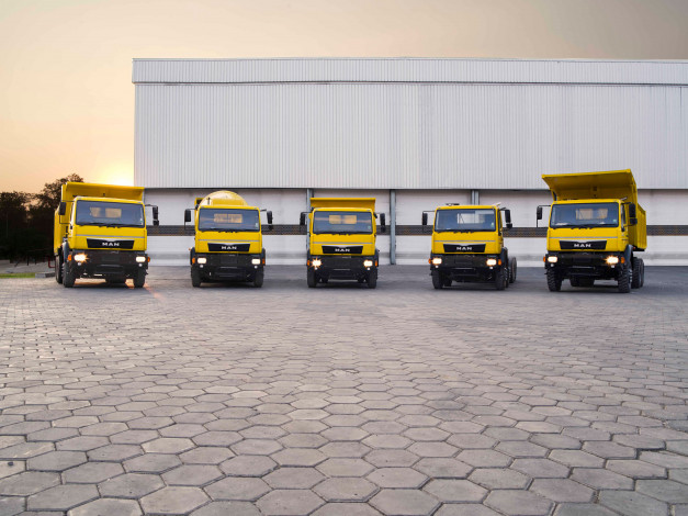 Обои картинки фото автомобили, man