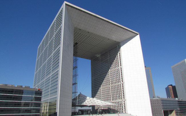 Обои картинки фото la grande arche de la fraternite, города, - памятники,  скульптуры,  арт-объекты, коммуна, пюто, building, париж, монументальное, строение, большая, арка, дефанс
