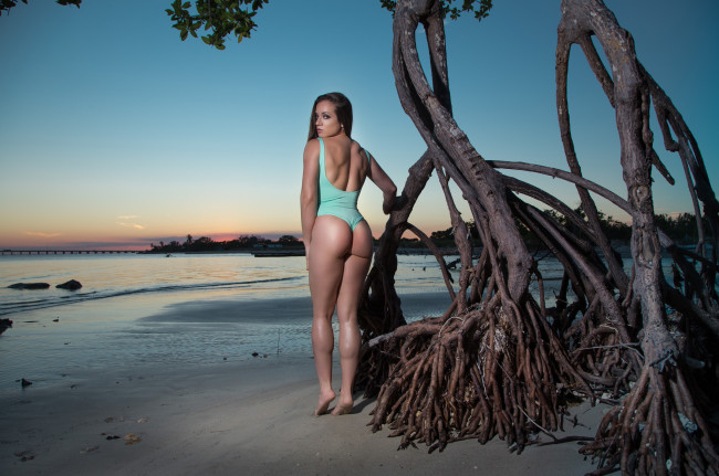 Обои картинки фото девушка, девушки, -unsort , брюнетки, темноволосые, модель