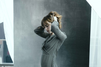 Картинка девушки dakota+johnson актриса платье