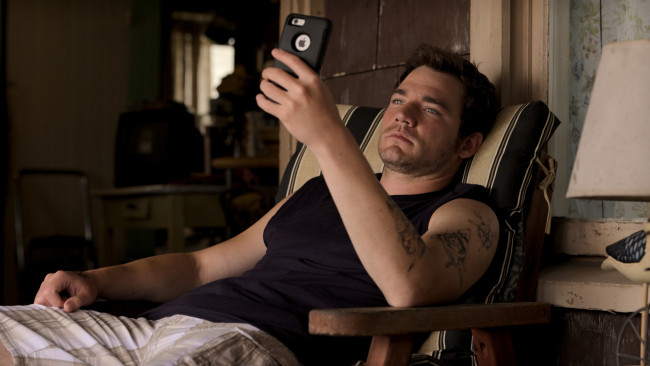 Обои картинки фото coda ,  2021 , кино фильмы, coda, daniel, durant, фильм, кадры, актер, драма, музыка, мелодрама, ребенок, глухих, родителей, leo, rossi