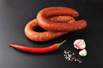 Картинка еда колбасные+изделия копченая колбаса острый перец чеснок