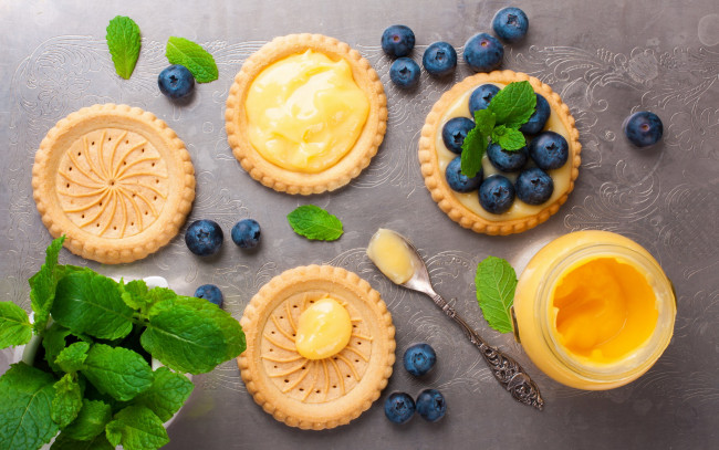 Обои картинки фото еда, мороженое,  десерты, мята, десерт, печенье, мед, ягоды, черника