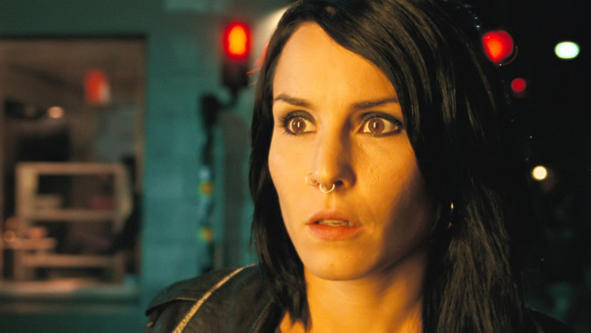 Обои картинки фото кино фильмы, flickan som lekte med elden, женщина, лицо, брюнетка, пирсинг