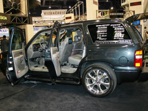 Картинка автомобили интерьеры