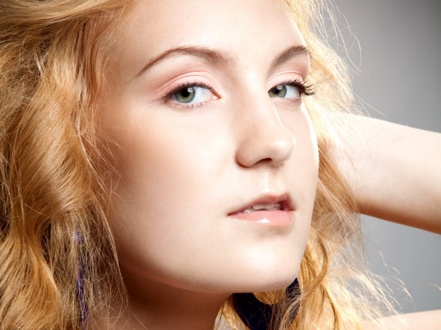 Обои картинки фото Александра Остроухова, девушки