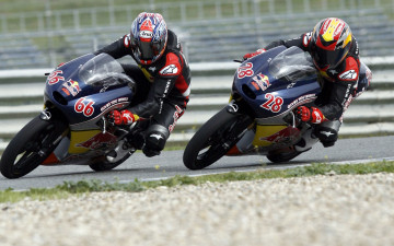 Картинка спорт мотоспорт гонка трек