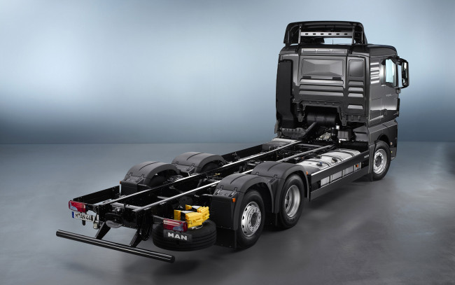 Обои картинки фото автомобили, man