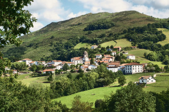 Картинка испания наварра сугаррамурди города пейзажи пейзаж дома горы