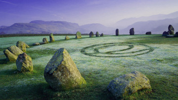 Картинка города -+исторические +архитектурные+памятники горы луг камни иней