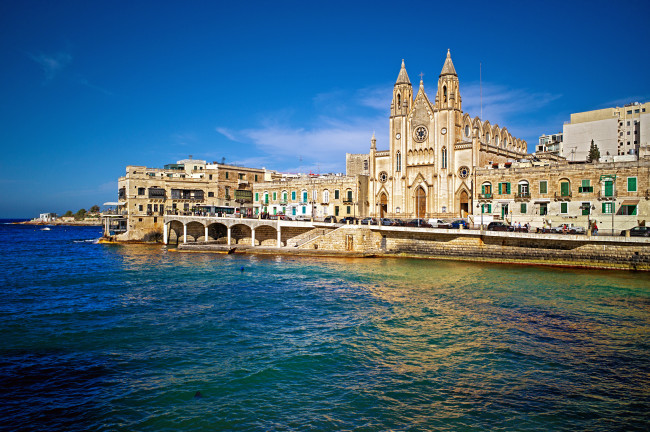 Обои картинки фото st,  julian`s, города, - католические соборы,  костелы,  аббатства, собор, остров