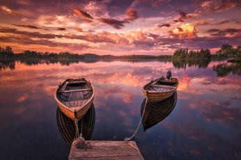 Картинка корабли лодки +шлюпки река мостки облака закат