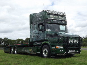 обоя автомобили, scania , выставка, улица, green, front, side, tuning, truck, scania, tow, t